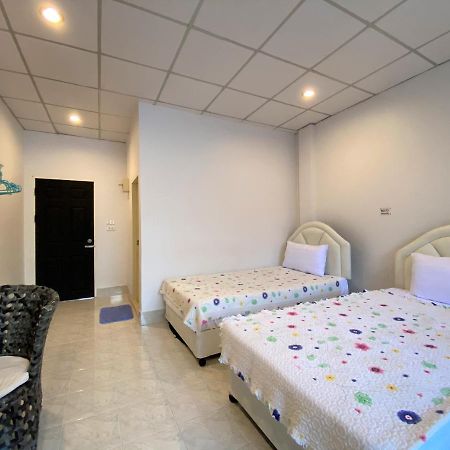 Som Guesthouse Patong Exterior foto